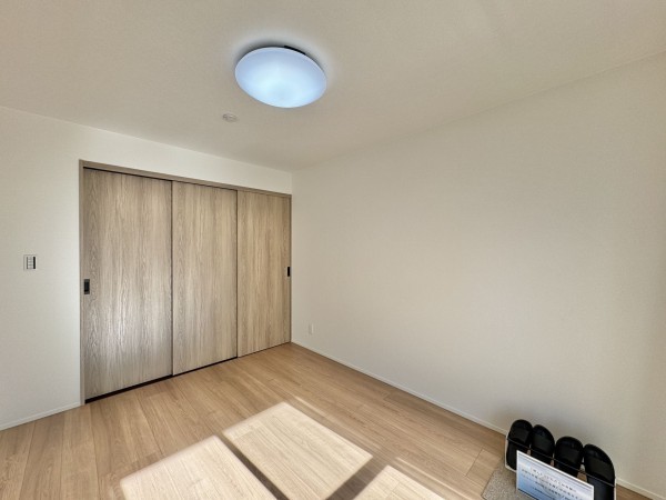 三郷市早稲田、マンションの画像です