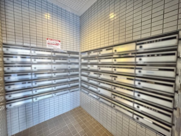 三郷市高州、マンションの画像です