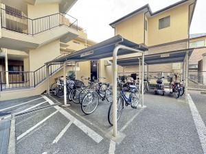 三郷市早稲田、マンションの画像です