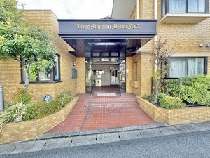 三郷市早稲田、マンションの画像です