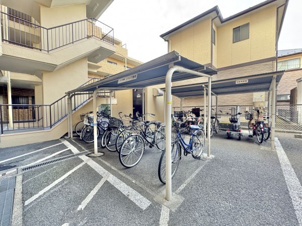 三郷市早稲田、マンションの画像です