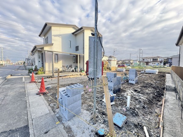 吉川市中曽根、新築一戸建ての画像です