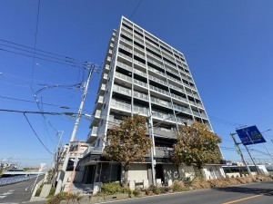 三郷市三郷、マンションの画像です
