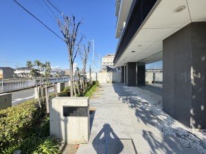 三郷市三郷、マンションの画像です