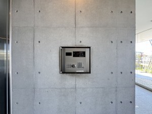 三郷市三郷、マンションの画像です
