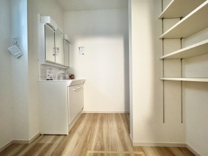 吉川市道庭、新築一戸建ての画像です