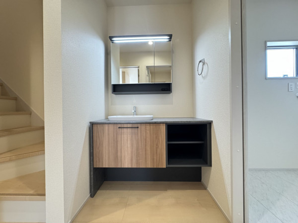 三郷市早稲田、新築一戸建ての画像です
