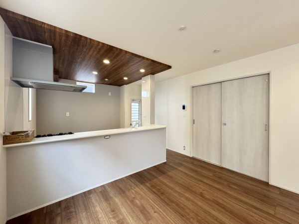 吉川市吉川、新築一戸建ての画像です