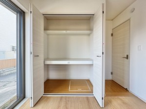 吉川市中曽根、中古一戸建ての画像です