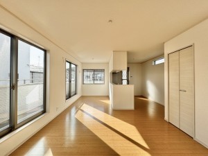 吉川市中曽根、中古一戸建ての画像です