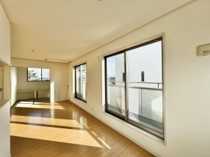 吉川市中曽根、中古一戸建ての画像です