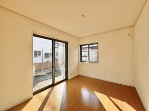 吉川市中曽根、中古一戸建ての画像です