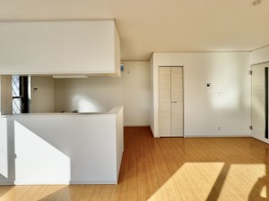 吉川市中曽根、中古一戸建ての画像です