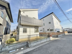 吉川市中曽根、中古一戸建ての画像です