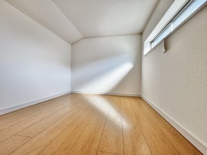 吉川市中曽根、中古一戸建ての画像です