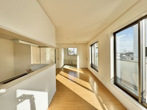 吉川市中曽根、中古一戸建ての画像です