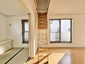 吉川市中曽根、中古一戸建ての画像です