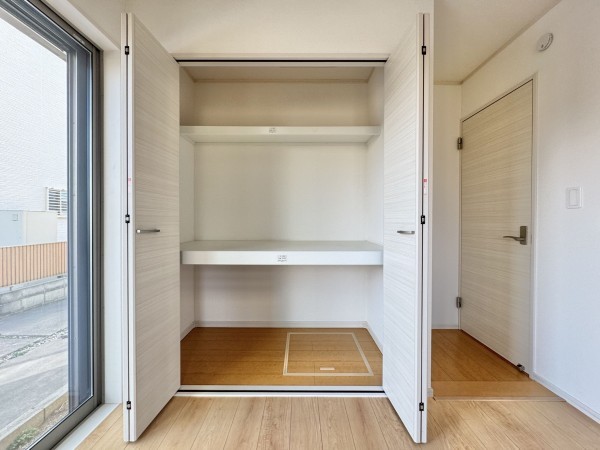 吉川市中曽根、中古一戸建ての画像です