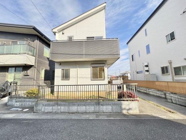 吉川市中曽根、中古一戸建ての画像です