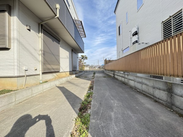 吉川市中曽根、中古一戸建ての画像です