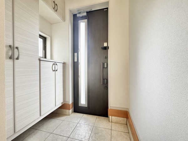 吉川市中曽根、中古一戸建ての画像です