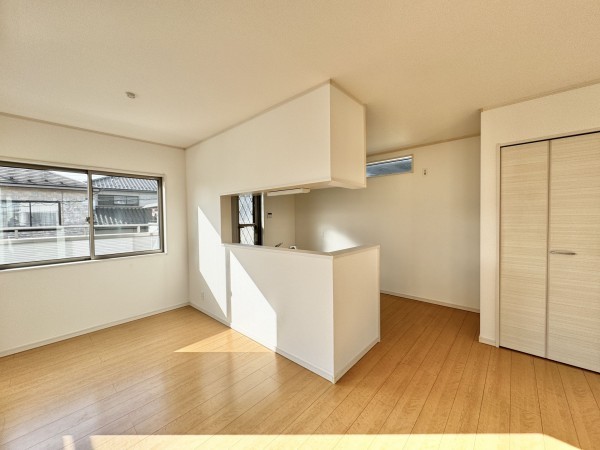 吉川市中曽根、中古一戸建ての画像です