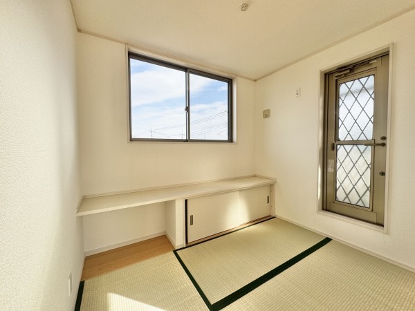 吉川市中曽根、中古一戸建ての画像です