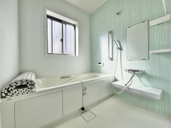 吉川市中曽根、中古一戸建ての画像です