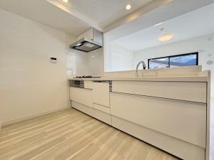 吉川市大字保、マンションの画像です