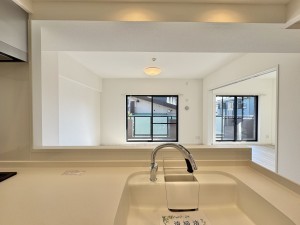 吉川市大字保、マンションの画像です