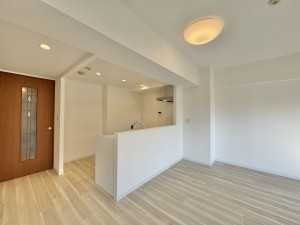 吉川市大字保、マンションの画像です