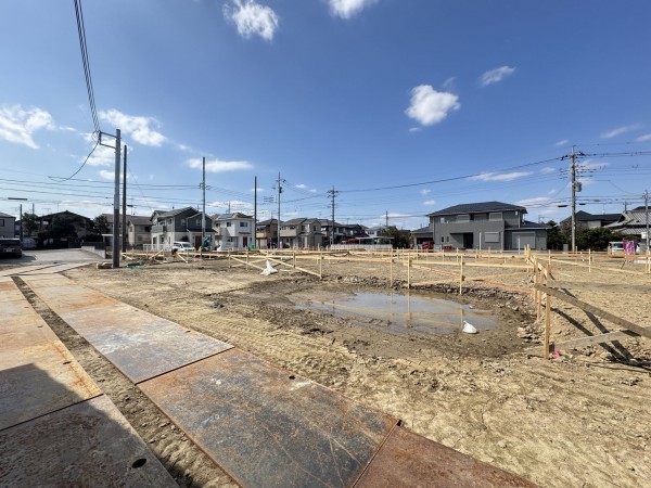 吉川市中曽根、新築一戸建ての画像です