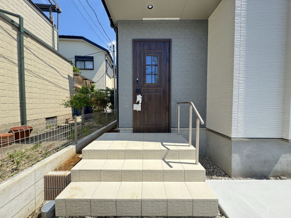 吉川市中曽根、新築一戸建ての外観画像です