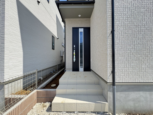 吉川市中曽根、新築一戸建ての外観画像です