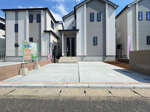吉川市中曽根、新築一戸建ての外観画像です