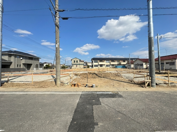 吉川市中曽根、新築一戸建ての画像です