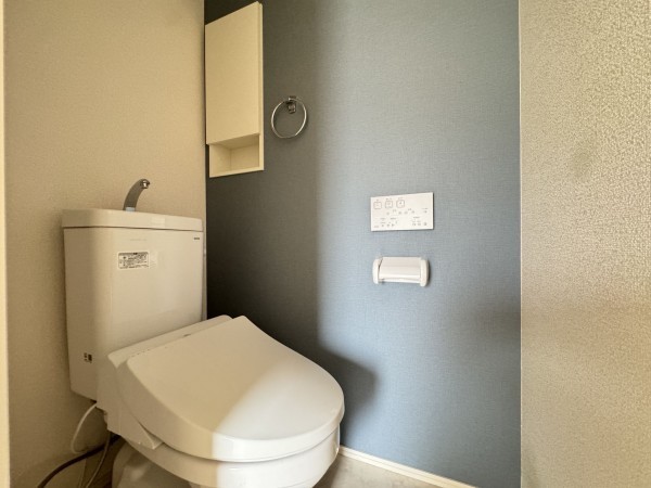 吉川市栄町、中古一戸建てのトイレ画像です