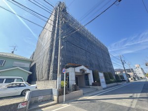 吉川市木売、マンションの外観画像です