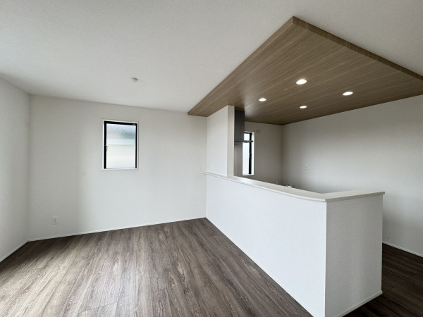 吉川市高久、新築一戸建ての居間画像です