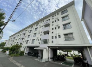 三郷市彦成、マンションの画像です