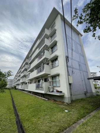 三郷市彦成、マンションの画像です