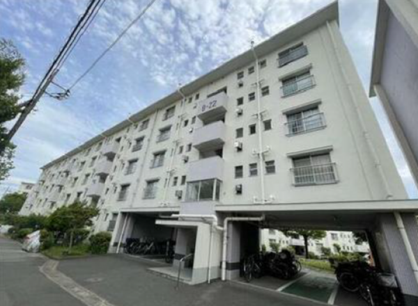 三郷市彦成、マンションの画像です
