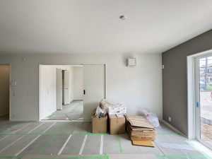 吉川市中曽根、新築一戸建ての居間画像です