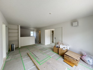 吉川市中曽根、新築一戸建ての居間画像です