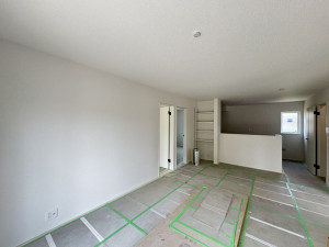 吉川市中曽根、新築一戸建ての居間画像です