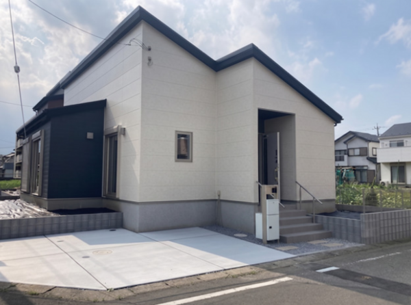 吉川市中曽根、新築一戸建ての外観画像です