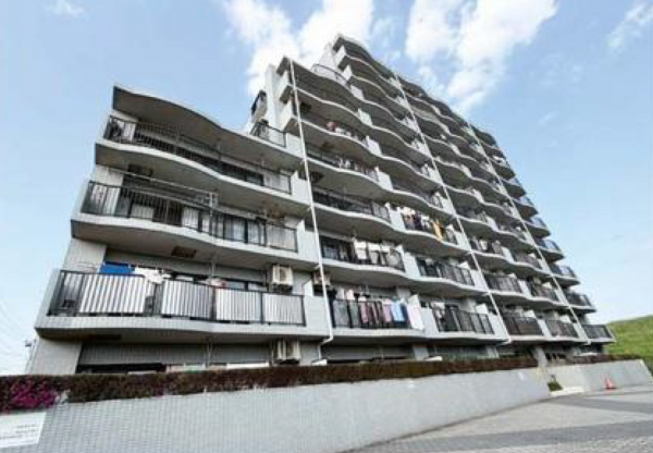 三郷市早稲田、マンションの画像です