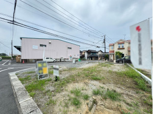 吉川市道庭、土地の前面道路を含む現地写真画像です