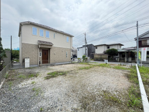 吉川市道庭、土地の前面道路を含む現地写真画像です