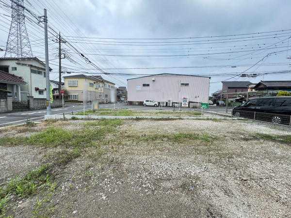 吉川市道庭、土地の前面道路を含む現地写真画像です